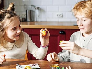 Kinder bis zw&ouml;lf Jahre k&ouml;nnen sich an der Osteraktion beteiligen und Bilder ihrer bunten Eier einreichen.