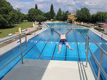 Freibad Kitzingen startet in die Saison und lädt zu Eröffnungsparty ein