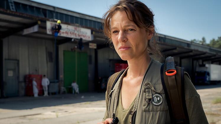 Spröde Brandenburgerin: Wildhüterin Sara Jahnke (Maria Simon) ist wegen eines Trauerfalls aus Kanada in die alte Heimat zurückgekehrt und wird dort mit einem Mordfall konfrontiert.