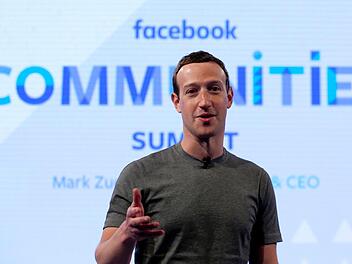 Der Vorstandsvorsitzende von Facebook, Mark Zuckerberg, hat sich für den Datenskandal entschuldigt und Fehler eingeräumt. Foto: Nam Y. Huh/AP/dpa