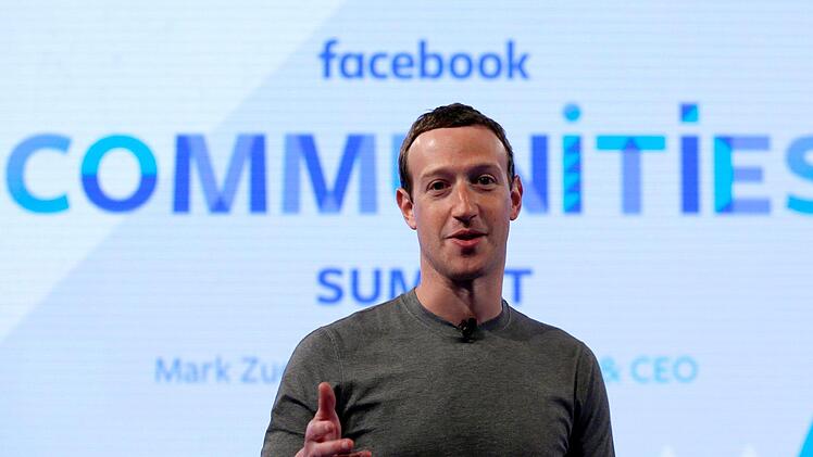 Der Vorstandsvorsitzende von Facebook, Mark Zuckerberg, hat sich für den Datenskandal entschuldigt und Fehler eingeräumt. Foto: Nam Y. Huh/AP/dpa