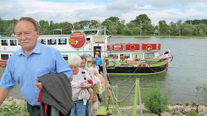 Die Teilehmer am Coburger Seniorenexpress genossen am Nachmittag die Schiffahrt mit der "Pfälzerland" durch die Hafengebiete von Speyer und die naturbelassenen Bereiche des Altrheins.  Fotos: Hermann Fechter