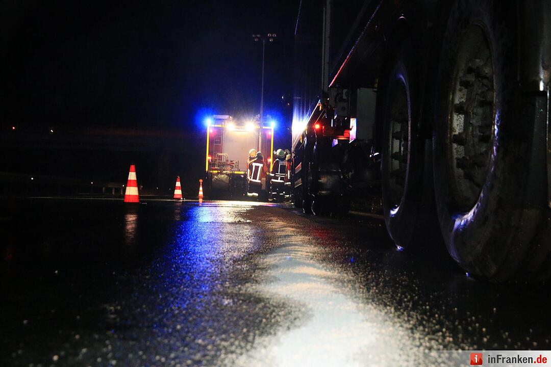 Lkw brennt - A70 lange gesperrt