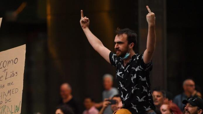 Wie hier in Australien kann man weltweit beobachten, dass sich Demonstrationen fr eine neue Klimapolitik verschärfen. Droht auch in D eutschland eine Radikalisierung? Foto: Steven Saphore/AAP/dpa