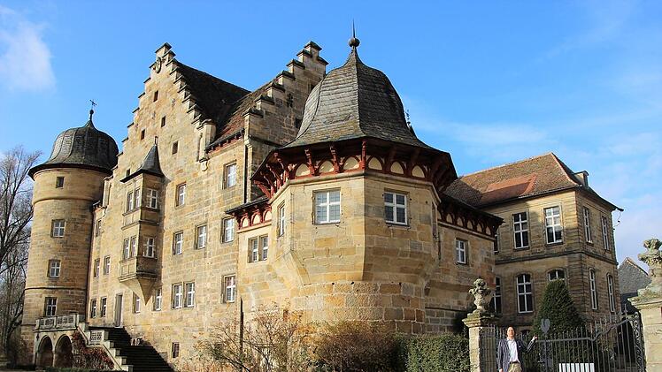 Hermann von Rotenhan vor seinem "Steinernen Erbe", dem Schloss Eyrichshof. Diana Fuchs