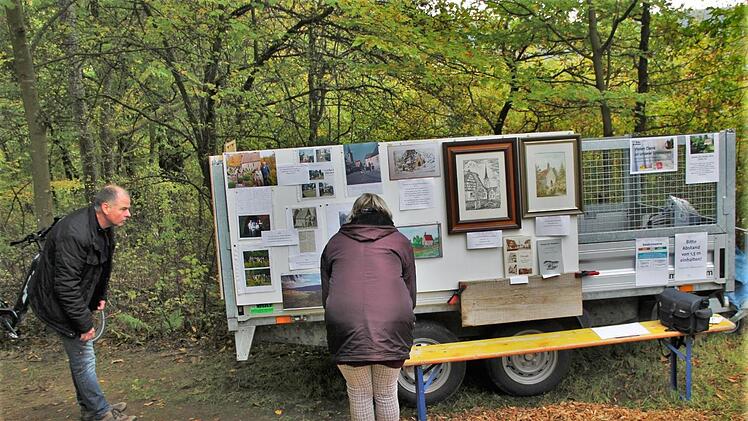 Eine kleine Ausstellung erinnerte an Bau und Werdegang der Steinacher Bergkapelle.