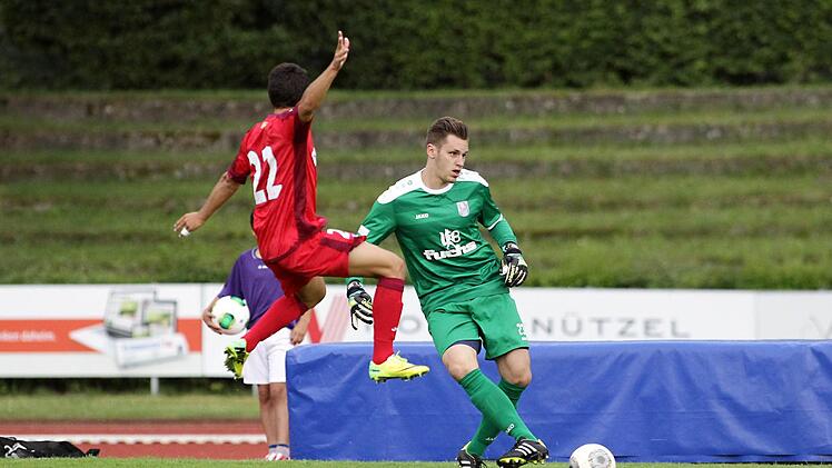 Torwart Mario Aller klärt vor