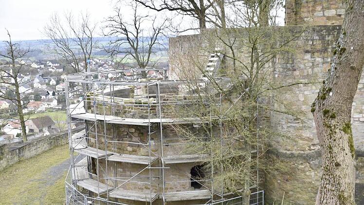 2018 soll der Basteiturm an der Burgruine weiter erhöht werden.Gerold Snater