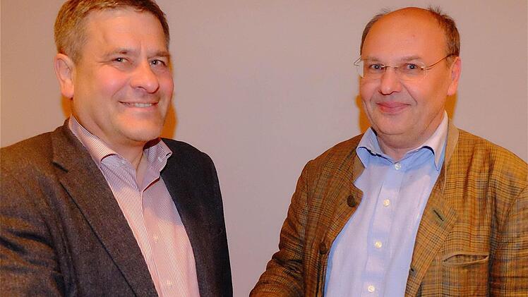 Wilhelm Schmalen (links) verabschiedete sich und stellte seinen Amtsnachfolger Bernhard Zürner vor.  Foto: Gerd Schaar