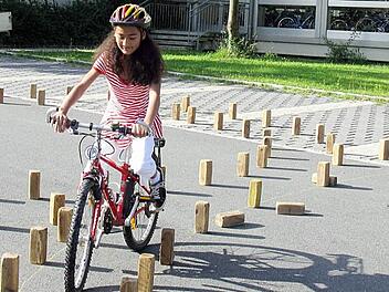 In Mittelehrenbach konnten  die Schüler zeigen, was sie auf vier Rädern alles so drauf haben.  Foto: fra-press