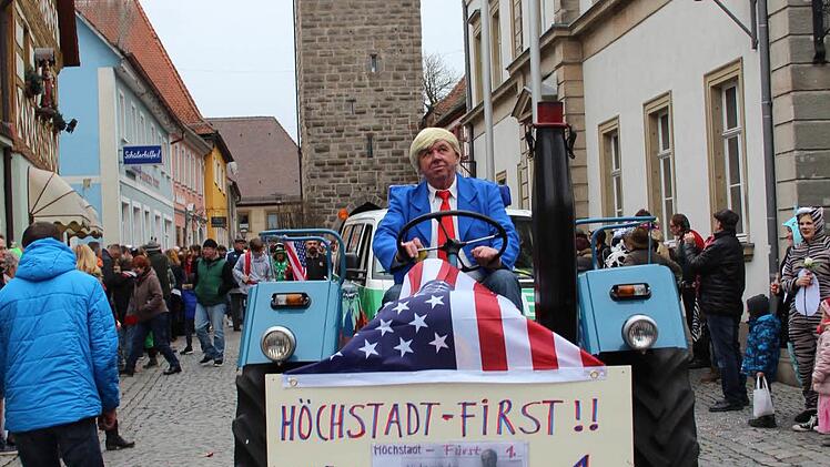 Der Faschingsumzug in Höchstadt war auch 2017 wieder sehr gut besucht. Foto: Christian Bauriedel