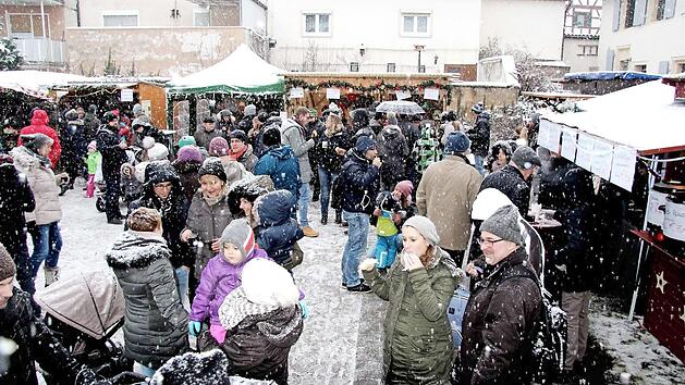 Sehr gut besucht war der Adventsmarkt in M&uuml;nchaurach. Foto: Richard S&auml;nger