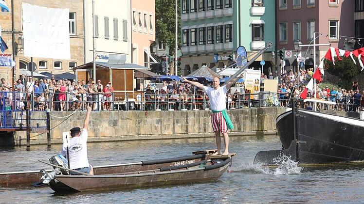 Fischerstechen der Erwachsenen am Sonntag. Foto: Barbara Herbst