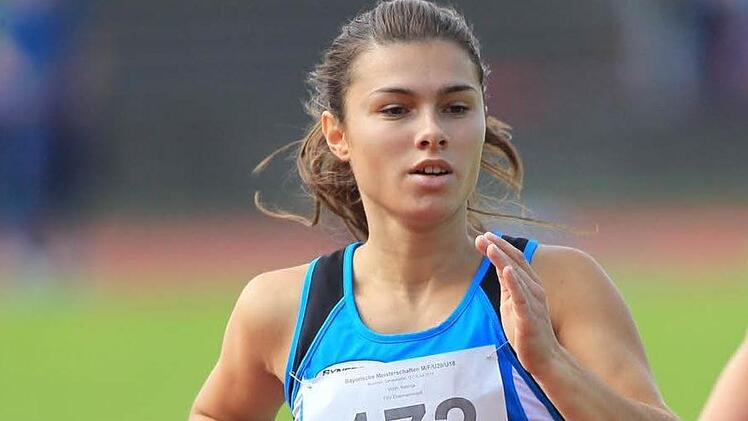 Babinja Wirth vom TSV Ebermannstadt verbesserte ihre Bestzeiten über 800 und 1500 Meter.   Foto: Theo Kiefner