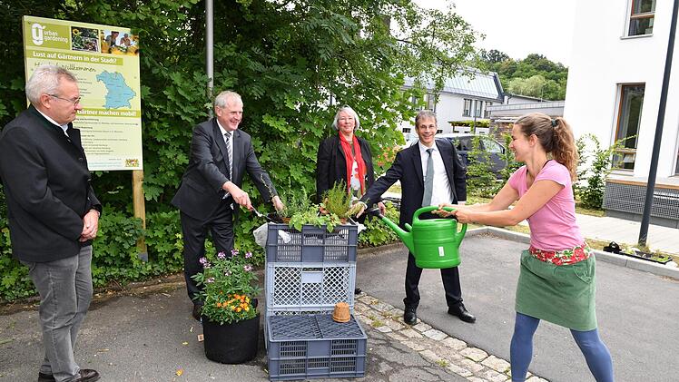 Einweihung Demonstrationsgarten der LWG am Schillerplatz 15. Foto: Ronald Rinklef