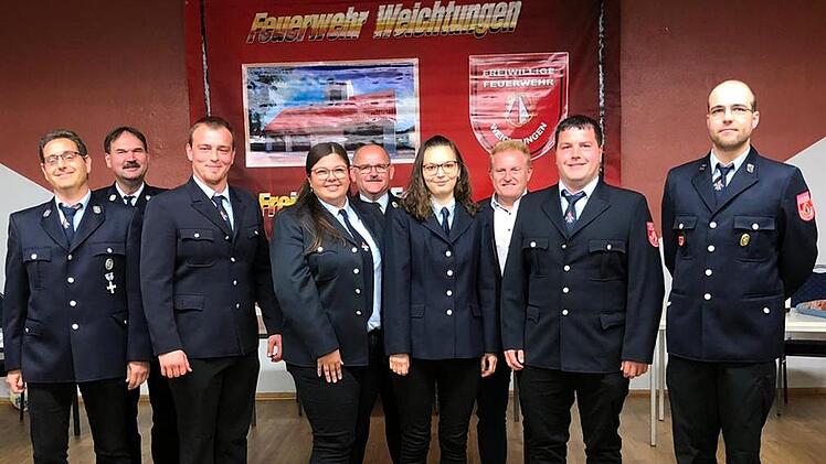 Das Führungsteam der Feuerwehr Weichtungen: (hinten von links). Christoph Trost, KBM Holger Ulrich, Bürgermeister Matthias Klement, (vorne) Frank Eußner, Rafael Hochrein, Natascha Niedt, Claudia Trost, Christoph Kaufmann und RafaelBambach .