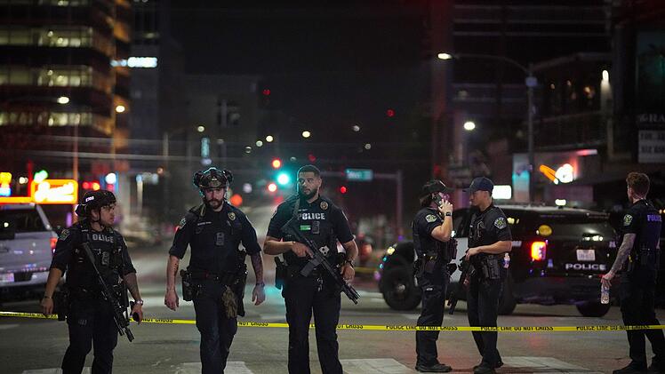 Sch&uuml;sse in einer texanischen Bar