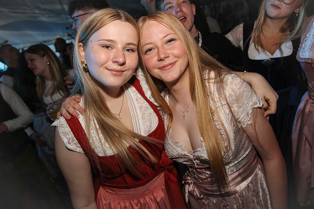 Gro&szlig;losnitz feiert!