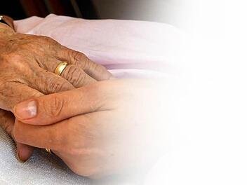 Der Bedarf nach Möglichkeiten der Sterbebegleitung und nach Hospizen steigt. Die Caritas Coburg möchte ein Hospiz beim Seniorenheim St. Josef errichten, das bis zu zehn Plätze haben wird.  Foto: dpa