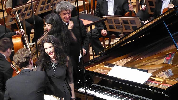 Semyon Bychkov mit seiner Frau Marielle (vorne) und seiner Schwägerin Katia Labèque.