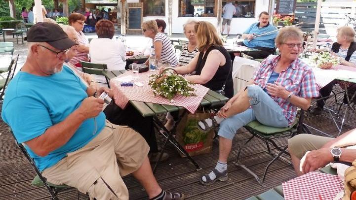 Beim musikalischen Nachmittag für Senioren und Behinderte in Ebermannstadt geht es immer sehr gemütlich zu. Foto: Carmen Schwind