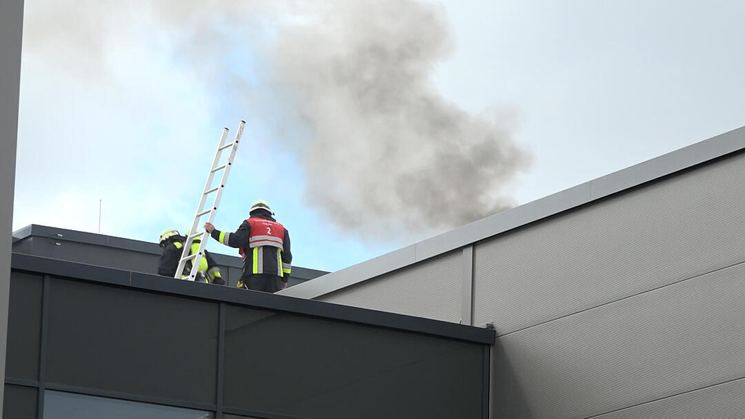 Feuer in Elektromarkt in Nürnberg-Thon