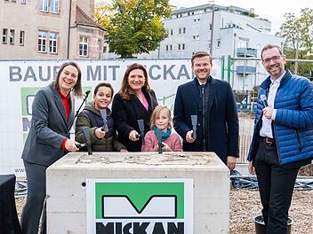 Nürnberg: Erweiterungsbau der Grundschule Reutersbrunnenstraße beginnt - mit neuem Hort