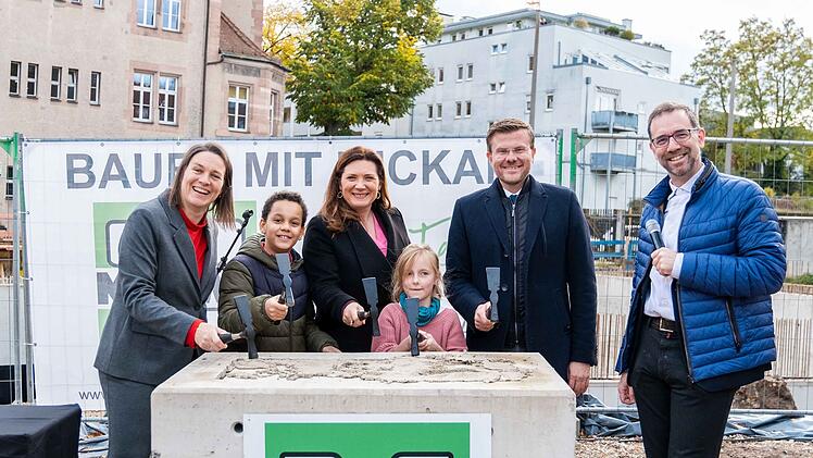 Nürnberg: Erweiterungsbau der Grundschule Reutersbrunnenstraße beginnt - mit neuem Hort