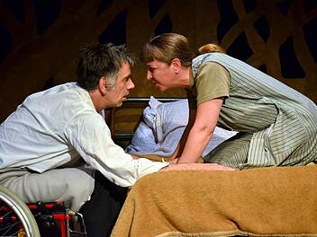 Nicht nur für Fans von Stephen King: Ingo Pfeiffer und Sanda Lava fesseln die Besucher mit überzeugendem Schauspiel.  Fotos: Sebastian Worch