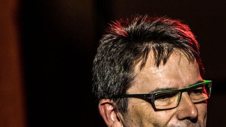 Neustadts Kantor Markus Heunisch begrüßte "Gospelrock und Band" beim Gastspiel in St. Georg.Foto: Jochen Berger