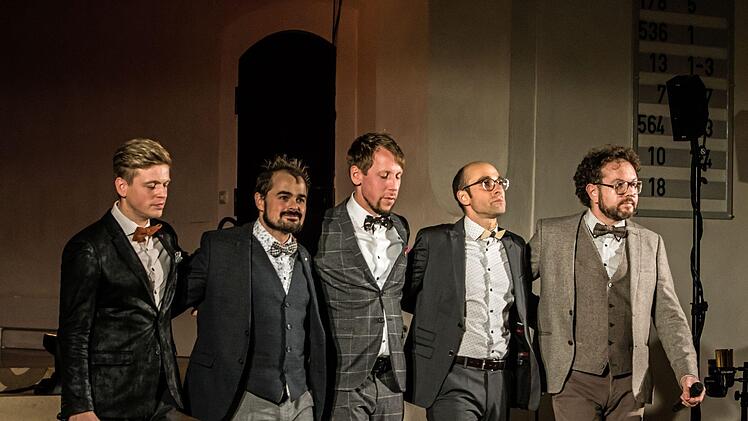 Stehende Ovationen gab es beim Auftritt des Quintetts Viva Voce in der ausverkauften Coburger Morizkirche.Foto: Jochen Berger