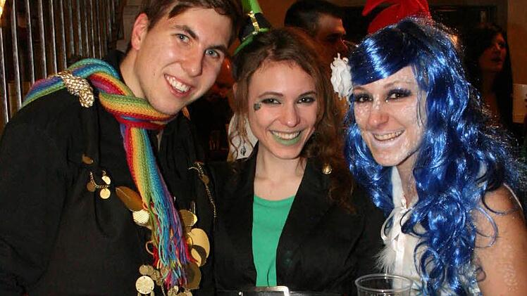 David Komann als Goldtopf zum Kobold Kristina Lorenz mit Schwester Melanie