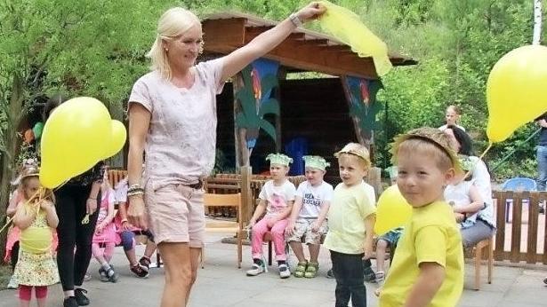 Lilli Maschmeyer als Zoe und Lorenz Ackerl als Leo  Foto: Carolin Sattes