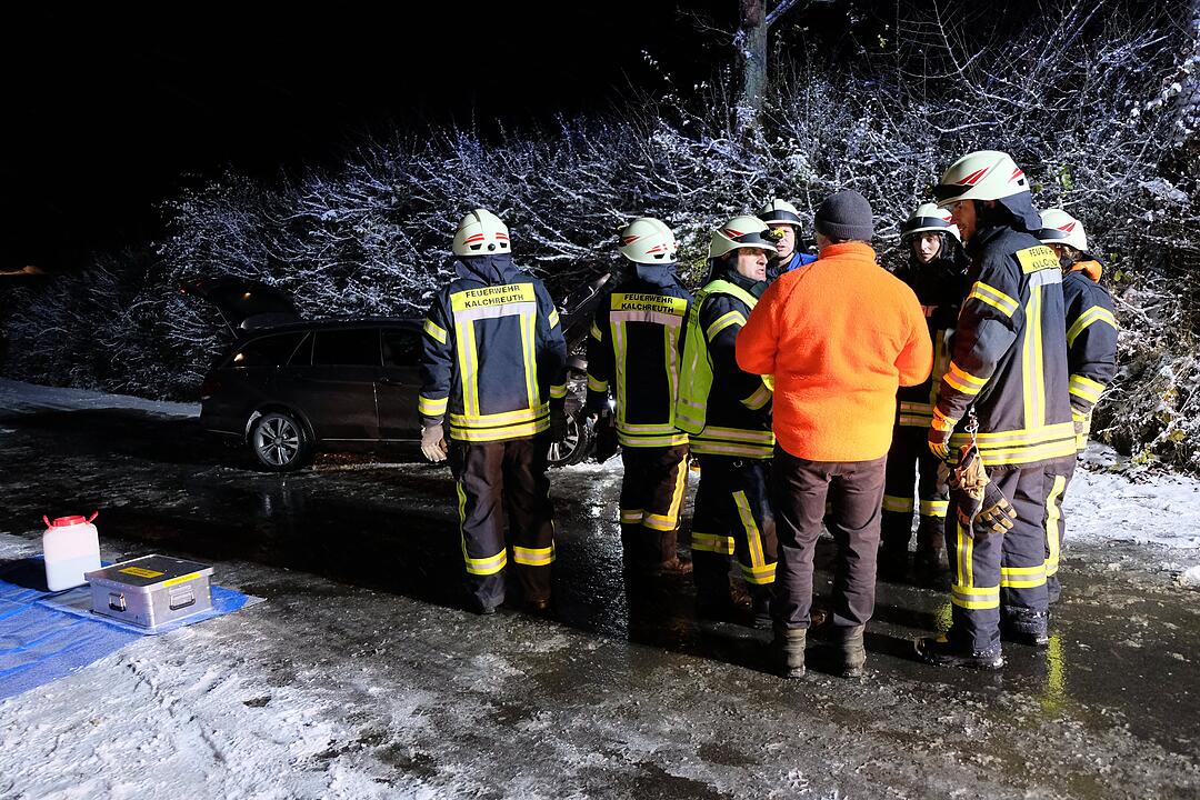 Kreis ERH: Unfall auf spiegelglatter und verschneiter Fahrbahn