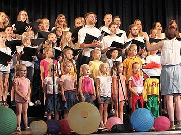 Um den Nachwuchs braucht sich die "Sängerlust" keine Sorgen machen. Hier singt der Kinder- und Jugendchor unter Mara Leitner.  Fotos: gg