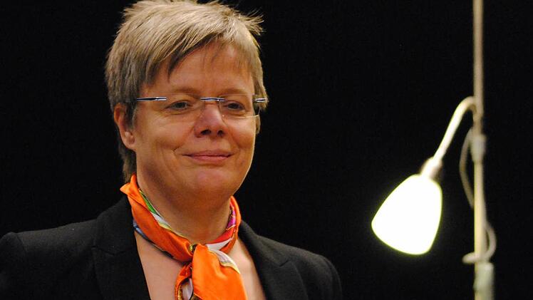 Friederike Schmöe stellte ihren neuen Krimi bei einer Lesung in Schorkendorf vor. Foto: Carolin Herrmann