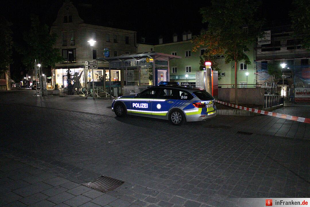 Mann mit Schusswaffe in Zirndorf gesehen – Passanten rufen Polizei