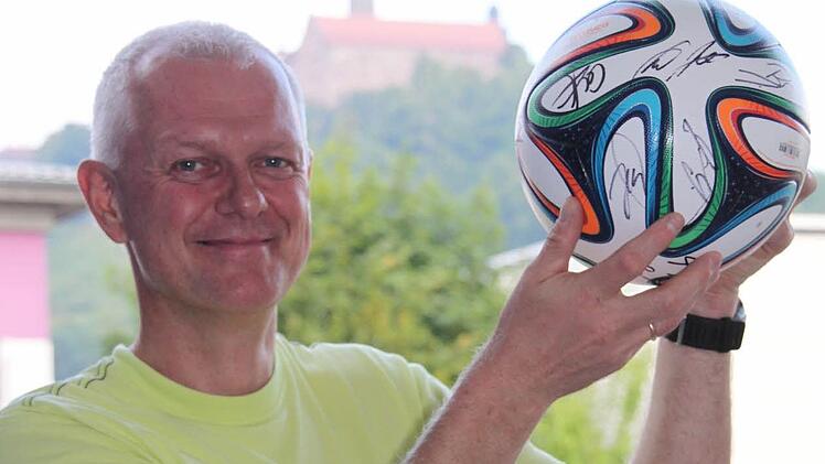 Robert Leithner  möchte sein Intersport-Fachgeschäft öffnen. Er darf aber nicht.