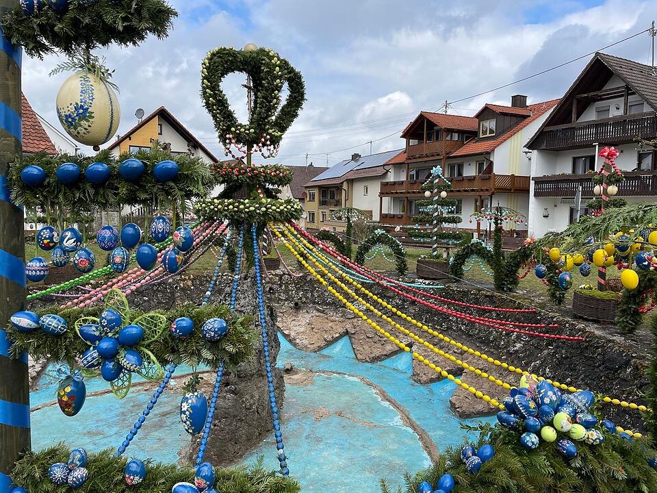 Osterbrunnen in der fränkischen Schweiz wieder geschmückt