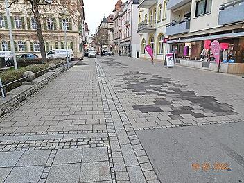 In der Prinzregentenstra&szlig;e muss der Belag ausgebessert werden.