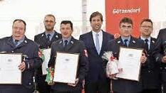 Die Geehrten der FFW Götzendorf mit Landrat Hermann Ulm, Bürgermeister Claus Schwarzmann, Kreisbrandrat Oliver Flake, KBI Johannes Schmitt und Kreisbrandmeister Martin Arneth Foto: Erlwein