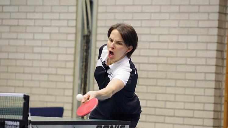 Beim 8:3-Erfolg des TSV Steinberg gegen Hof blieb Daniela Peter in ihren drei Einzeln unbezwungen.  Foto: Franz