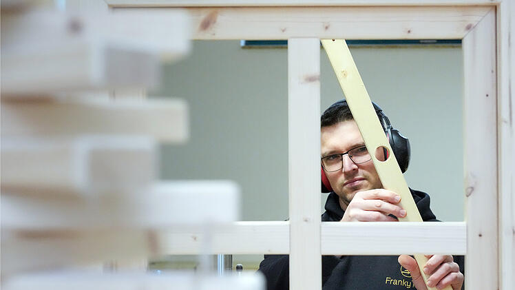 Alle Jahre wiederverwendbar: Holzb&auml;ume liegen im Trend