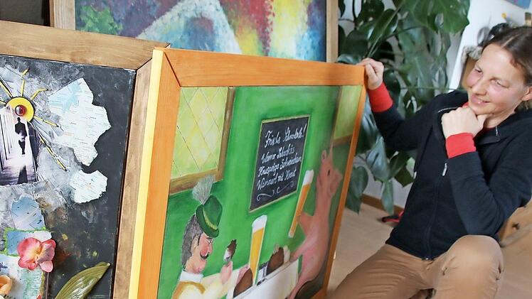 Milli Genth hat die Bildauswahl für ihre Ausstellung getroffen. Foto: Heike Beudert