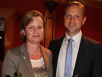 Robert Bosch - hier mit seiner Frau Lisa - ist bislang stellvertretender Bürgermeister der Marktgemeinde Mainleus. Nun geht er für die CSU als Bürgermeisterkandidat ins Rennen.  Foto: Sonja Adam