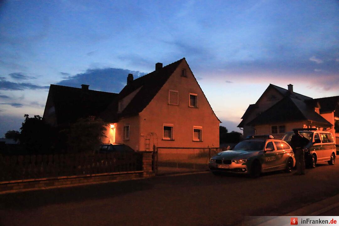 SEK stürmt Wohnhaus in Reundorf