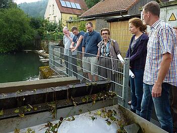 Die Besucher erfuhren viel Wissenswertes &uuml;ber das Ebermannstadter Kraftwerk.  Foto: Susanne Klemens