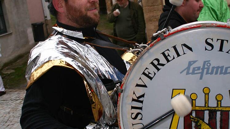 Mit Freude dabei der Schlagzeuger des MV Baunach