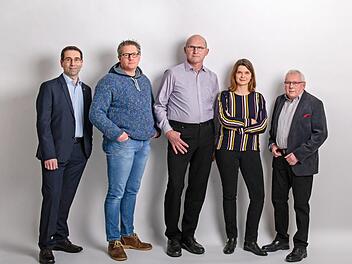 Nominierungsversammlung der SPD-UB in der Zehnthalle in Aschach und ein Gruppenfoto der Bewerberin und Bewerber. Foto: Fotostudio Fay