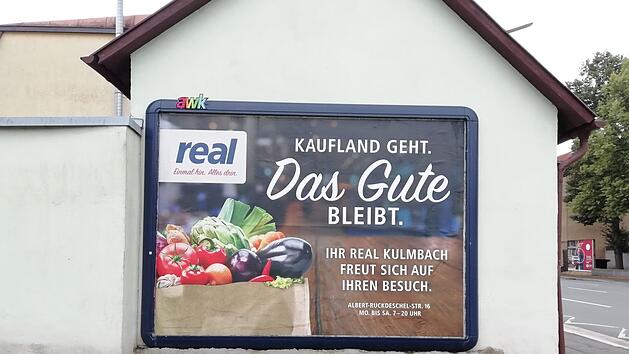 Ein Werbeplakat, das nach der Kaufland-Schlie&szlig;ung im Einkaufszentrum Fritz im Sommer 2019 in Kulmbach zu sehen war. Foto: Archiv/Katrin Geyer